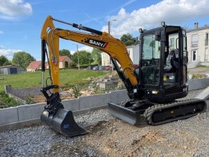 Location mini-pelle 3T5 à Pierrepont pour terrassement et travaux extérieurs
