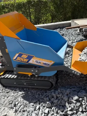 Dumper à chenilles utilisé pour évacuation de terre sur chantier dans le secteur de Pierrepont